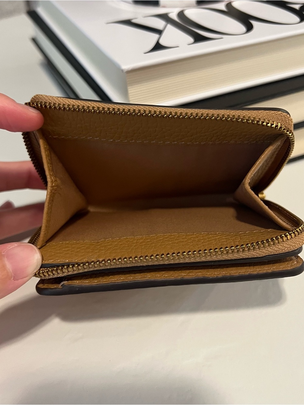 Tory Burch Britten Medium Bifold Wallet In Tiramisu - Picture 6 of 7